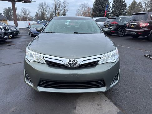 Used 2014 Toyota Camry LE image 9