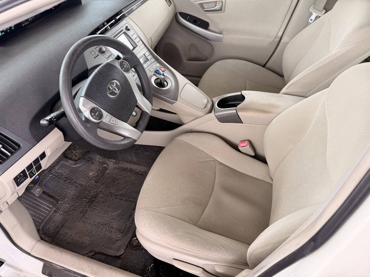 Used 2013 Toyota Prius Two FWD image 9