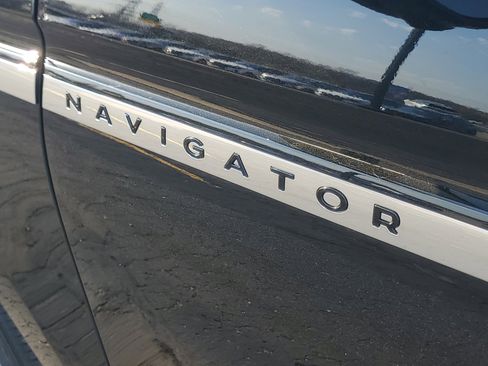 New 2026 Lincoln Navigator L Reserve AWD/4WD image 7