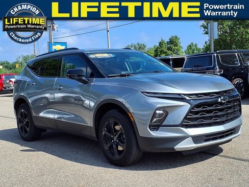 Used 2023 Chevrolet Blazer LT w/ Convenience Package FWD image 3