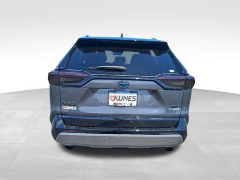Used 2022 Toyota RAV4 XSE w/ XSE Grade Weather Package AWD/4WD image 9