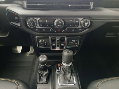 New 2026 Jeep Wrangler Unlimited Sahara AWD/4WD image 3