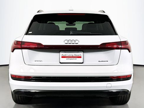 Used 2022 Audi e-tron Premium w/ Convenience Plus Package image 3