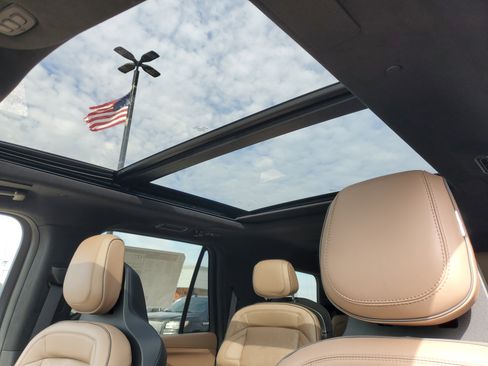 New 2026 Lincoln Navigator Black Label AWD/4WD image 11