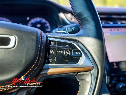 Used 2022 Jeep Grand Cherokee L Summit w/ Luxury Tech Group V image 29