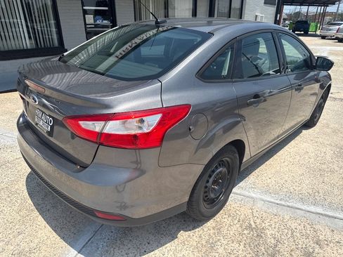 Used 2012 Ford Focus S FWD image 4