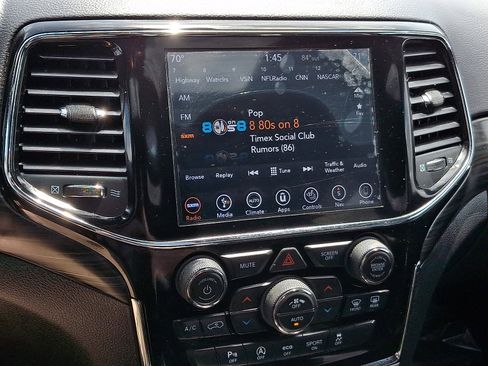 Used 2019 Jeep Grand Cherokee Altitude AWD/4WD image 18