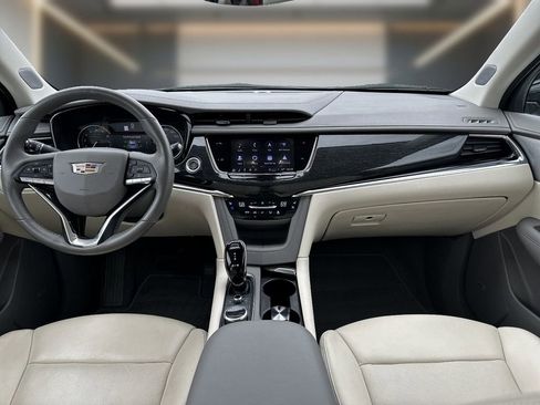 Certified 2022 Cadillac XT6 Premium Luxury image 10