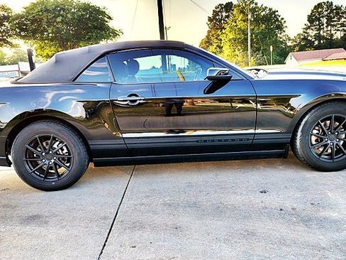 Used 2013 Ford Mustang Premium RWD image 10