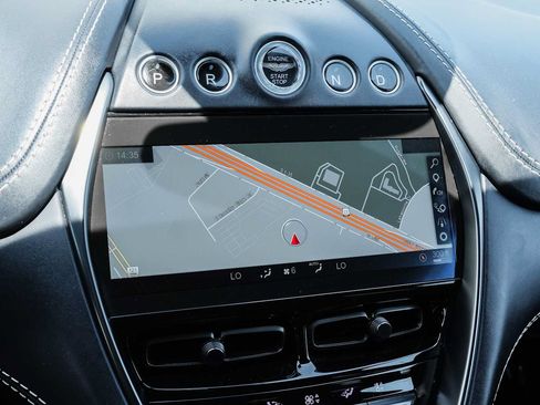 Used 2023 Aston Martin DBX AWD/4WD image 46