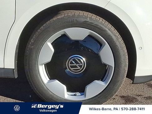 New 2025 Volkswagen ID. Buzz Pro S RWD image 9
