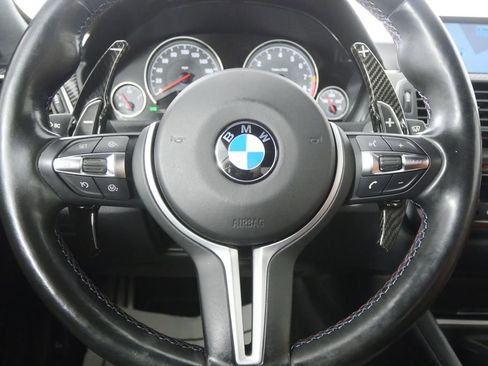 Used 2016 BMW M4 Convertible image 16