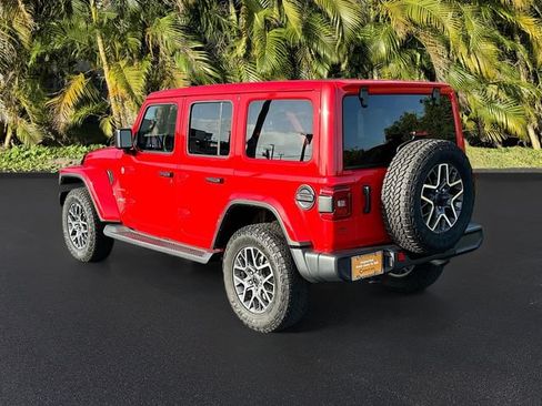 Used 2024 Jeep Wrangler Unlimited Sahara AWD/4WD image 8