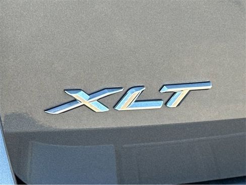 Used 2022 Ford Explorer XLT w/ Equipment Group 202A image 13