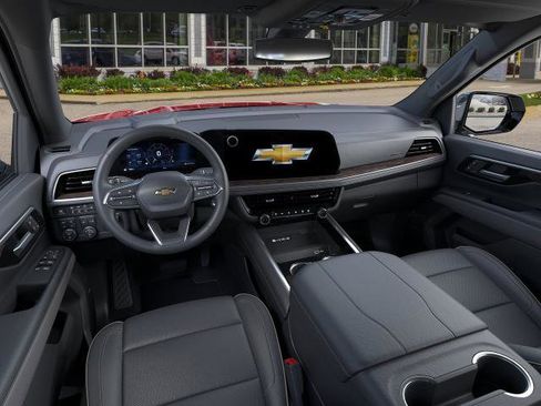 New 2026 Chevrolet Suburban Premier w/ Sun And Tow Package AWD/4WD image 39