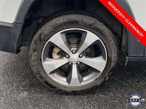 Used 2019 Jeep Cherokee Limited image 8