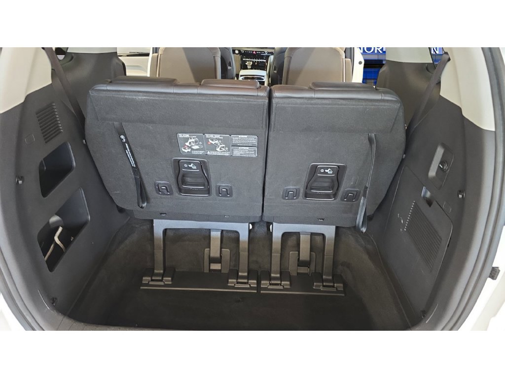 Certified 2023 Kia Carnival EX FWD image 20