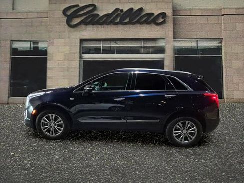 Used 2022 Cadillac XT5 Premium Luxury image 2