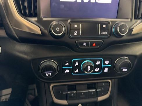 Used 2023 GMC Terrain Denali w/ Denali Premium Package image 30