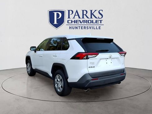 Used 2022 Toyota RAV4 LE FWD image 28