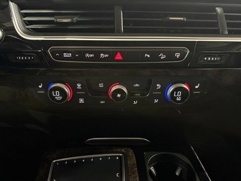 Used 2017 Audi Q7 3.0T Premium Plus AWD/4WD image 21