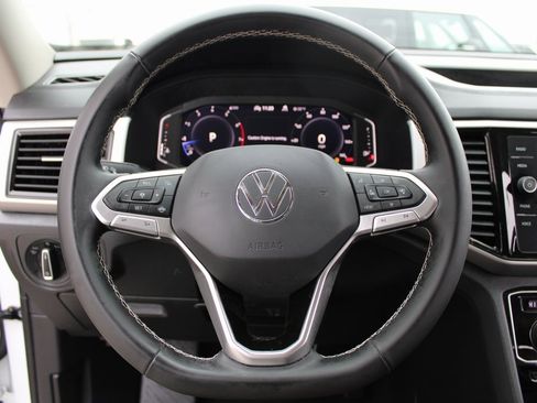 Certified 2022 Volkswagen Atlas SE image 11