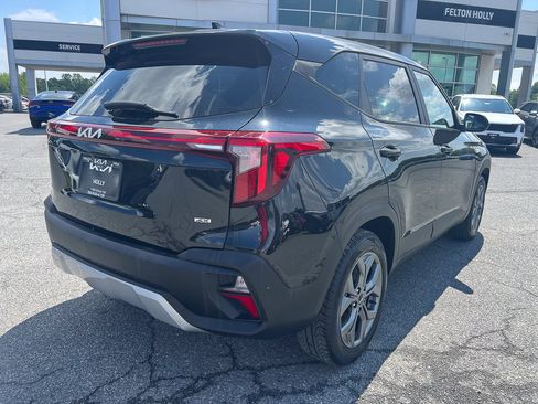 Used 2024 Kia Seltos LX AWD/4WD image 7