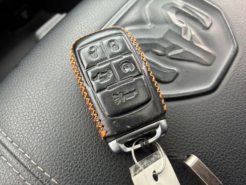 Used 2023 RAM 2500 Laramie AWD/4WD image 33