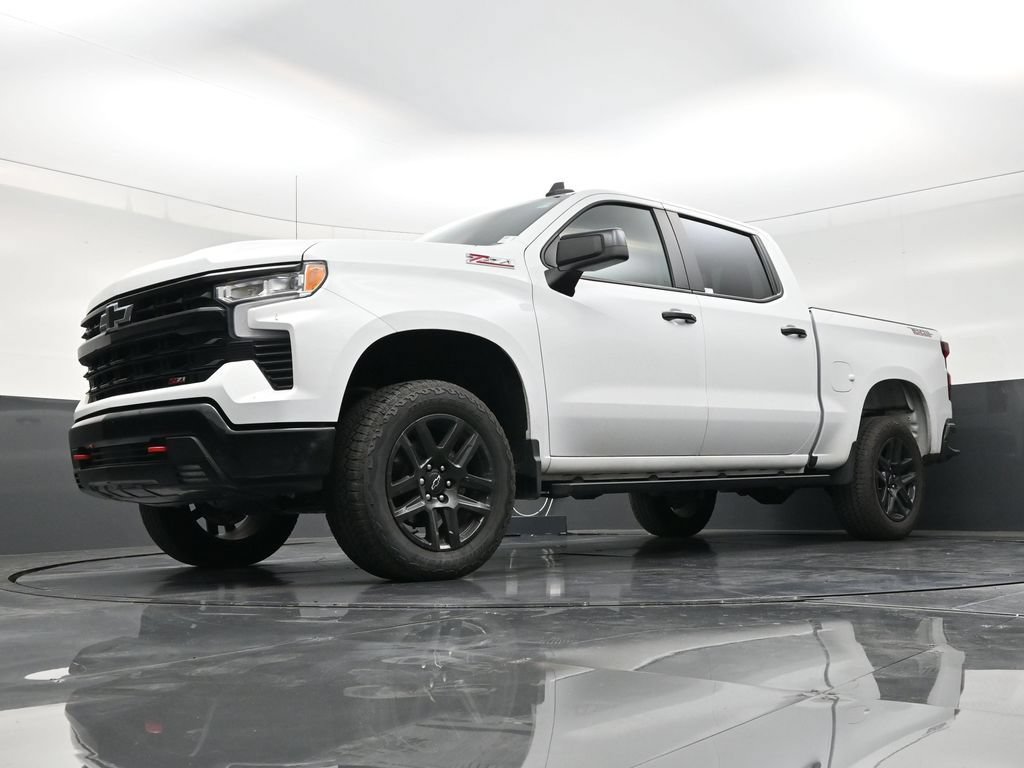 Used 2025 Chevrolet Silverado 1500 LT Trail Boss w/ Convenience Package II AWD/4WD image 20