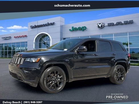 Used 2021 Jeep Grand Cherokee Laredo X RWD image 3