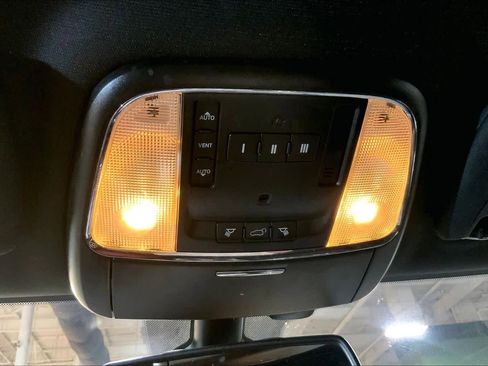 Used 2016 Jeep Grand Cherokee Laredo 75th Anniversary image 34