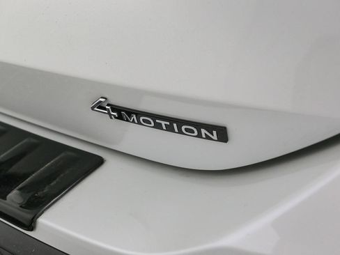New 2026 Volkswagen Tiguan SEL R-Line AWD/4WD image 11