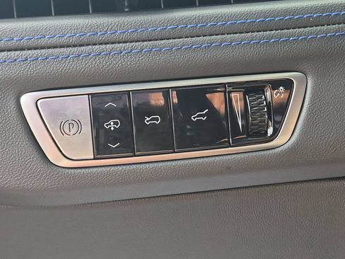 Used 2025 Cadillac Escalade IQ Sport 1 AWD/4WD image 17