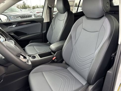 New 2026 Volkswagen Tiguan SE AWD/4WD image 18