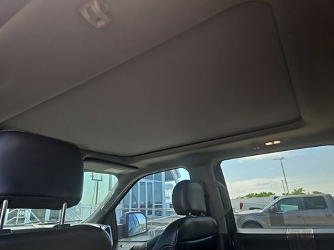 Used 2018 Ford F150 Lariat w/ Equipment Group 502A Luxury AWD/4WD image 18