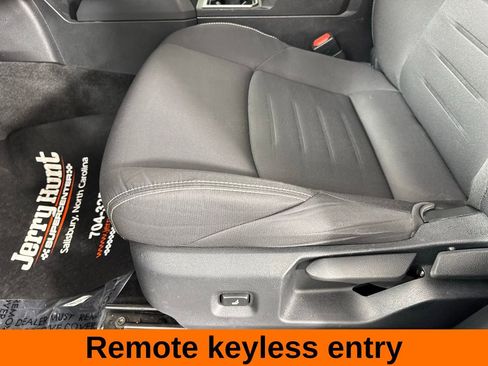 Used 2024 Toyota Tacoma TRD Off-Road image 12