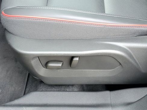 Certified 2023 Buick Envision Essence w/ Sport Touring Package FWD image 7