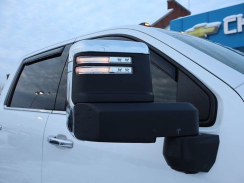 Used 2021 Chevrolet Silverado 2500 High Country w/ Technology Package image 2