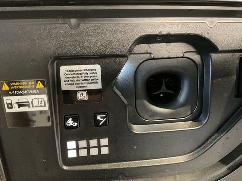 New 2026 Hyundai Ioniq 9 SEL w/ Tow & Go Package image 5