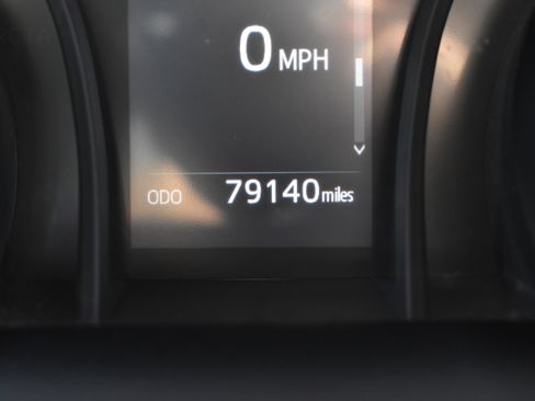 Used 2020 Toyota Camry SE image 22