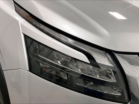 Certified 2024 Nissan Pathfinder SV image 32