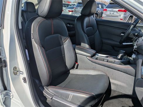 Used 2025 Nissan Sentra SR w/ SR Premium Package image 34