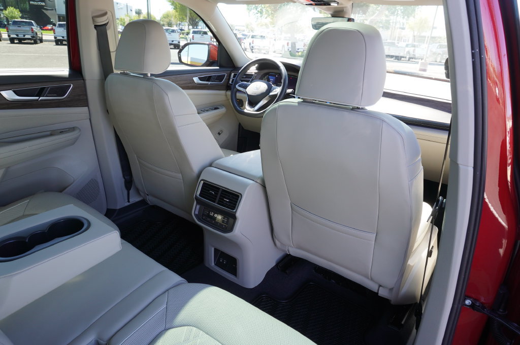 Used 2024 Volkswagen Atlas SEL Premium R-Line AWD/4WD image 13