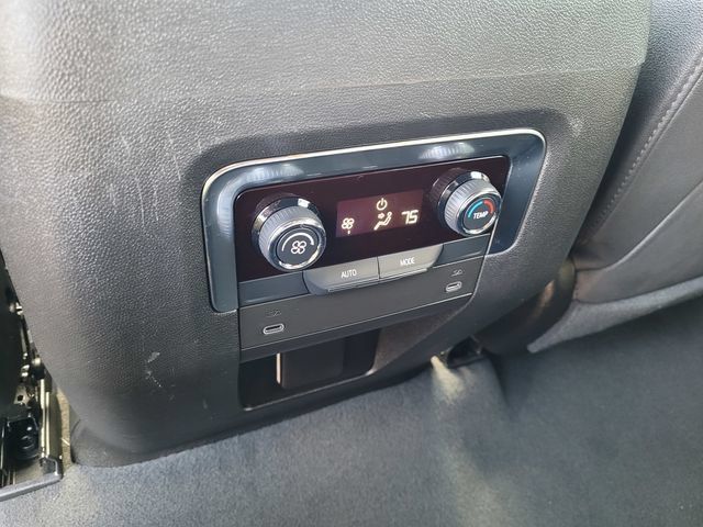 Used 2025 Chevrolet Tahoe LT AWD/4WD image 11