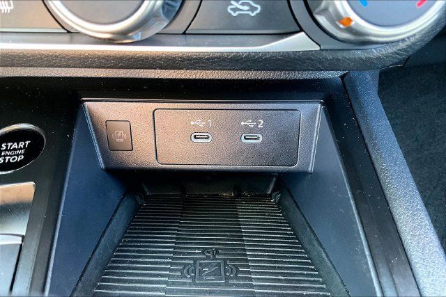 Certified 2025 Nissan Kicks SV FWD image 15