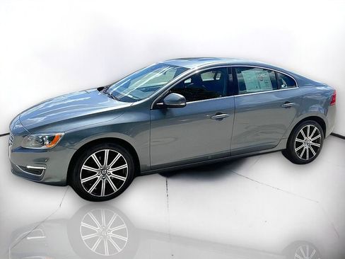 Used 2018 Volvo S60 T5 Inscription AWD/4WD image 2