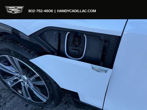 New 2026 Cadillac Lyriq Luxury image 9