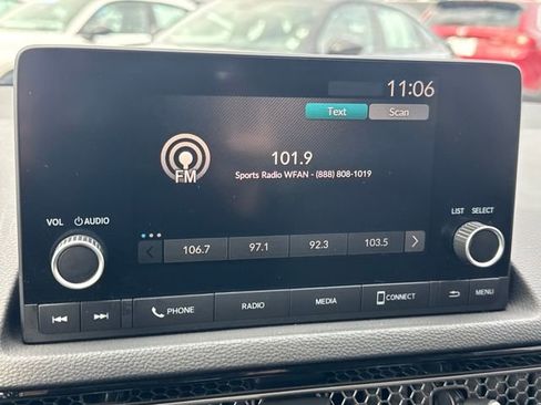 Used 2023 Honda Civic EX-L image 9