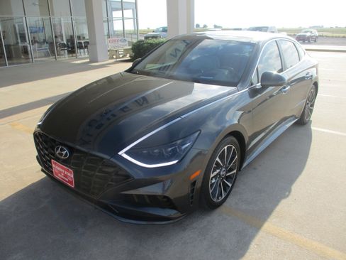 Used 2022 Hyundai Sonata Limited FWD image 3