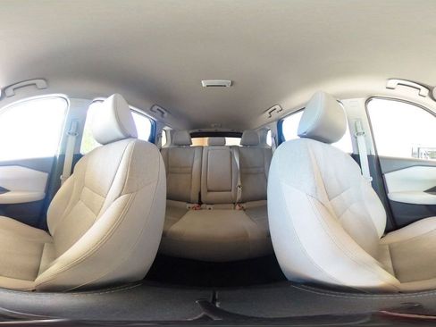 Used 2025 Nissan Rogue SV FWD image 43